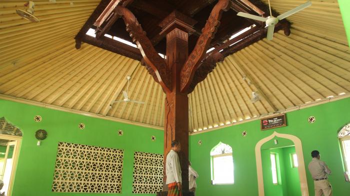 Keunikan dan Filosofis Masjid Soko Tunggal
