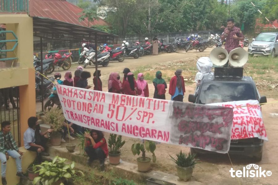 Mahasiswa UM Kendari Tuntut Potongan SPP 50 Persen