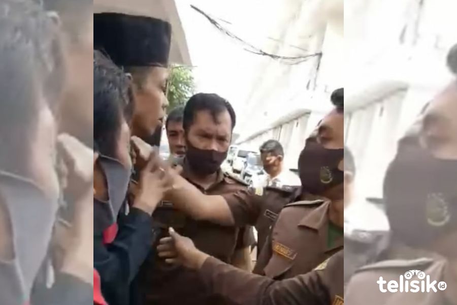 Oknum Jaksa Diduga Pukul Pendemo