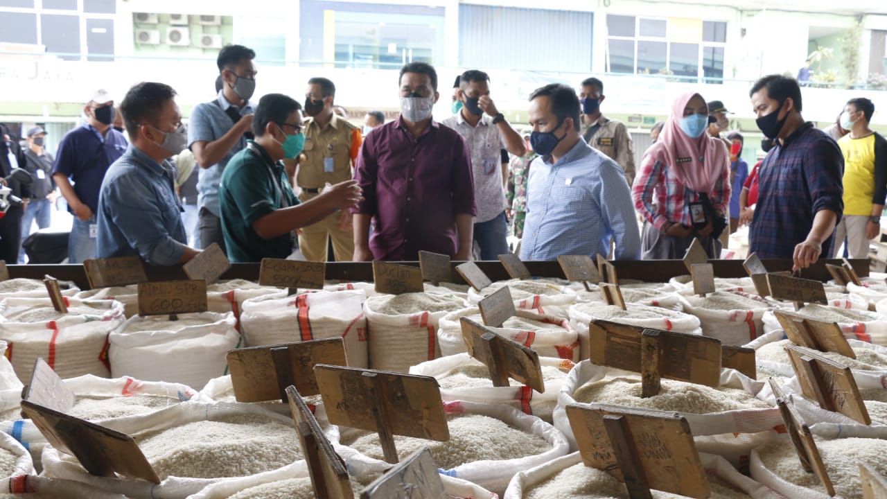 Pastikan Pasokan Pangan Aman, Wagub DKI Tinjau Food Station Tjipinang Jaya