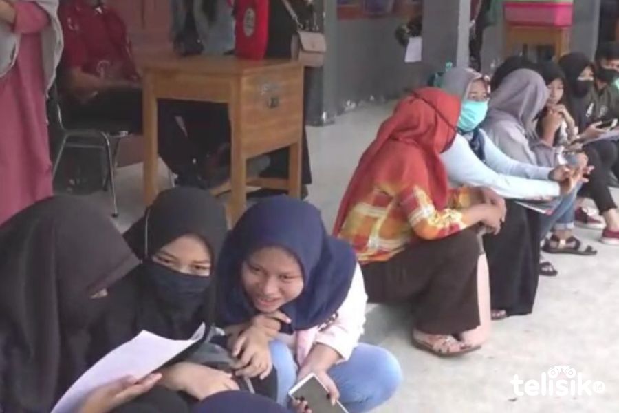 Pelaksanaan PPDB SMKN 1 Kendari Abaikan Protokol Kesehatan