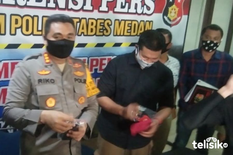 Polisi Kejar Sang Fotografer, Penjual Jasa Artis Hana Hanifah