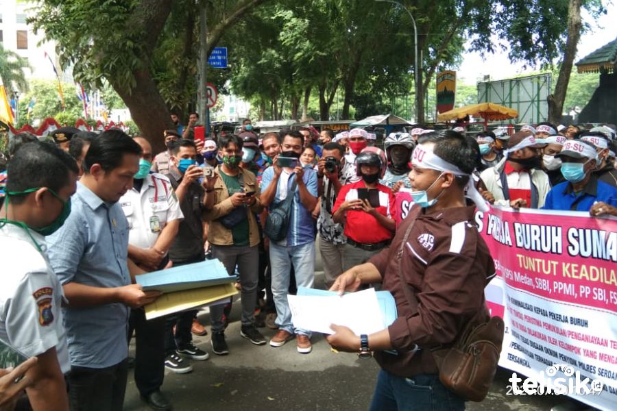 Polres Diduga Rekayasa Laporan, Ratusan Buruh Unjukrasa