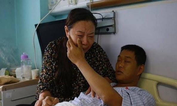 Pria Ini Idap 16 Penyakit Akibat Sering Begadang dan Makan Mie Instan