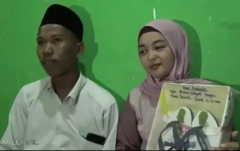 Pria Ini Viral, Nikahi Gadis dengan Mahar Sandal Jepit dan Segelas Air