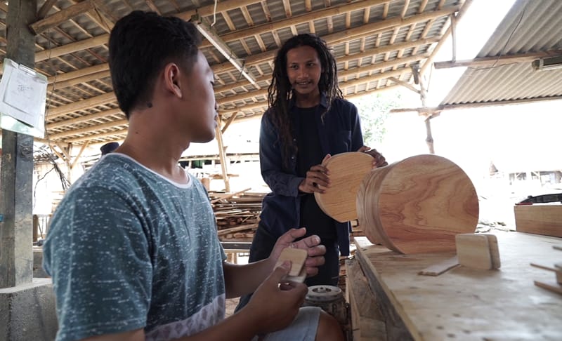 Siasati Pandemi COVID-19, Berinovasi dari Bahan Kayu