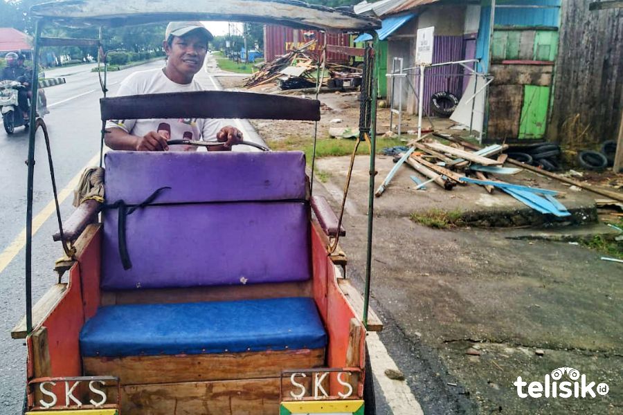 Tukang Becak Ini Kadang Harus Menahan Lapar Seharian