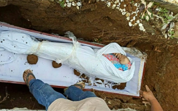 Viral, Jasad Pasien COVID-19 Dikubur Masih Berdaster