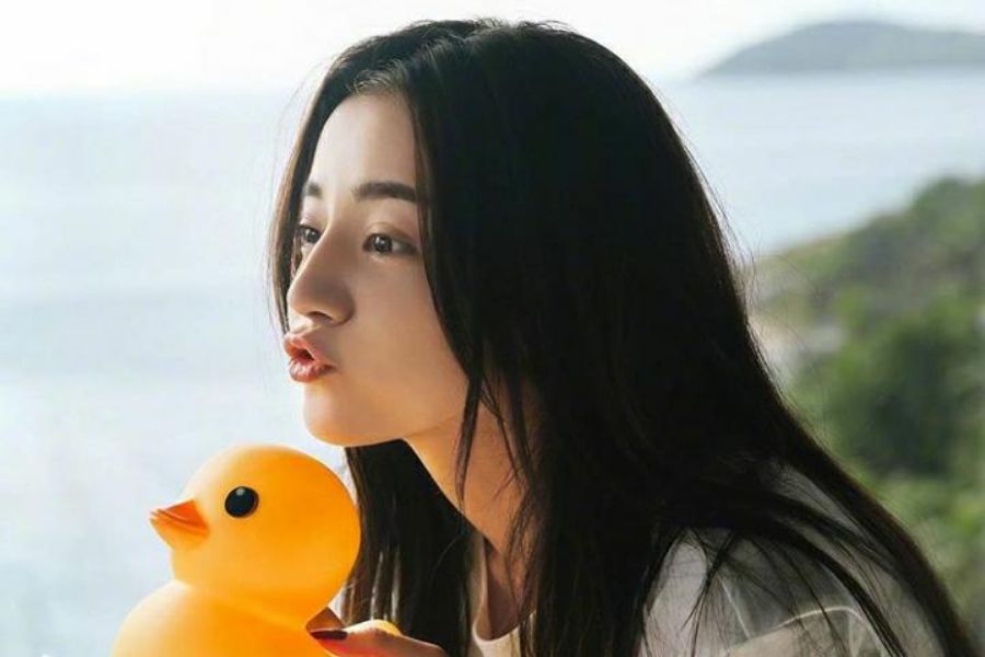 Wanita Tercantik di Asia Laporkan Penggemar Obsesif