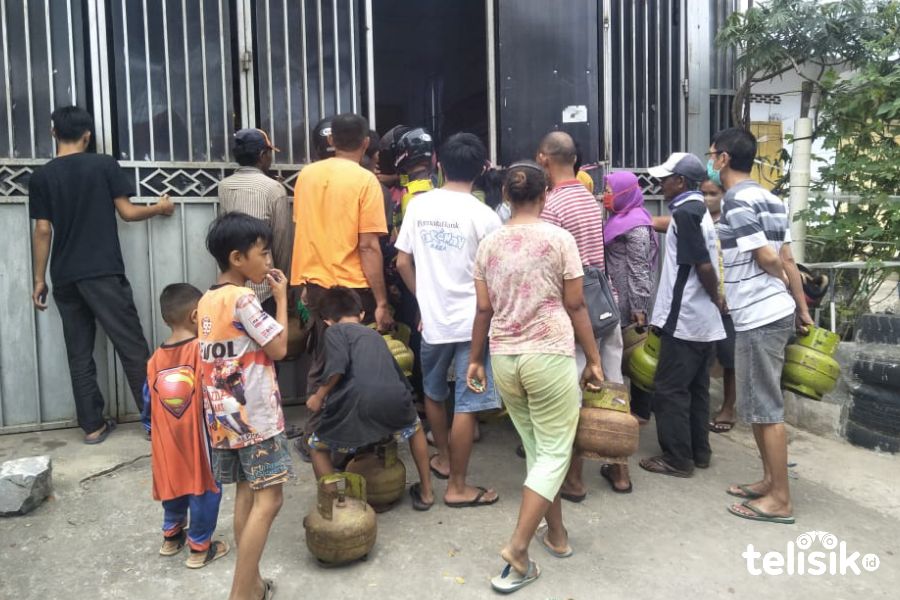 Agen LPG Diserbu Ratusan Warga