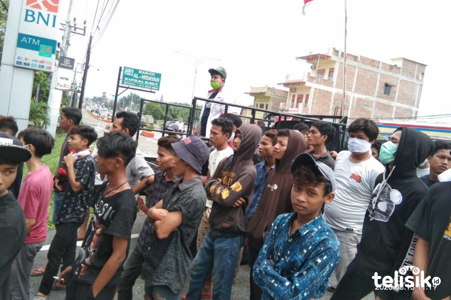 Anak di Bawah Umur Ikut Demo Kadis Kesehatan di Polda Sumut