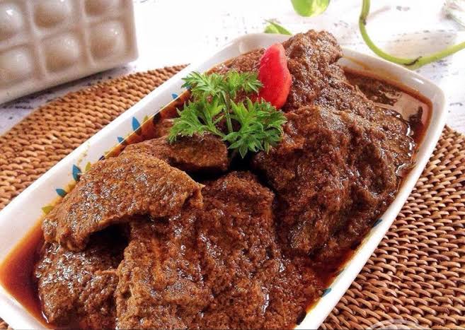 Bingung Mengolah Daging Sapi Kurban, Ini Resep Rendang Khas Minang