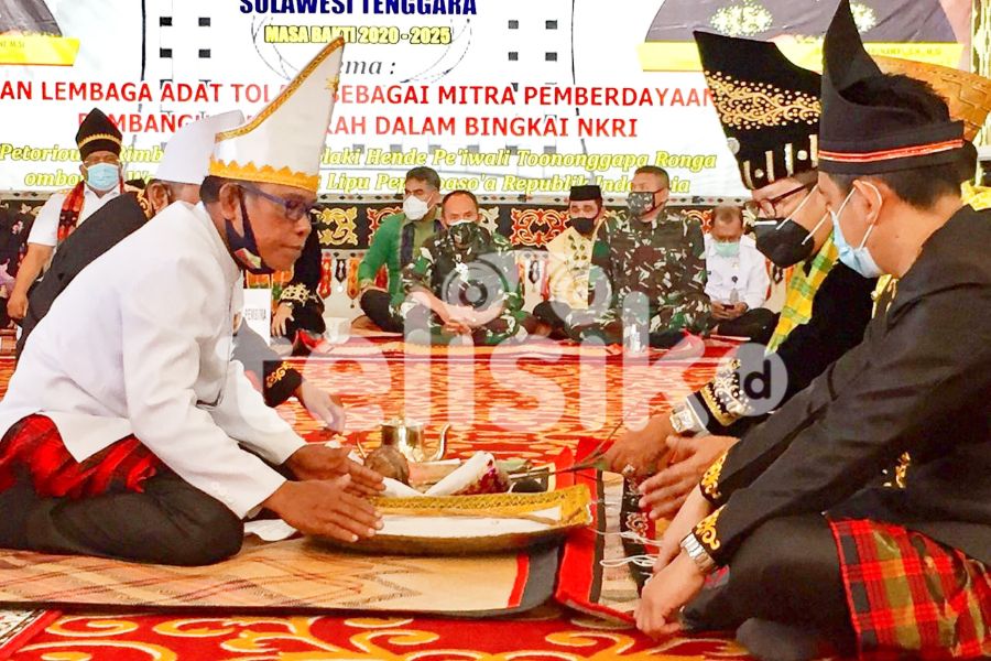 Foto Humanis: Sakralnya Kalosara Tolaki