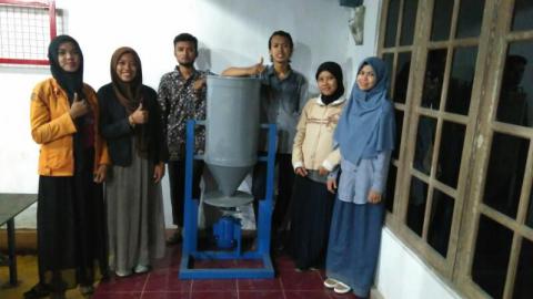 Mahasiswa UNY Ciptakan Astrover, Inovasi Baru Luasan Sebaran Pakan Ikan