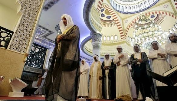 Meraih Keutamaan Shaf Pertama dalam Salat Berjemaah