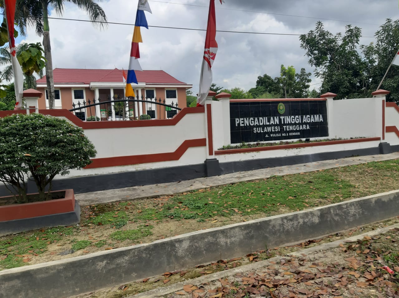 Pegawai dan Pimpinan Positif COVID-19, Kantor Pengadilan Tinggi Agama Sultra Tutup