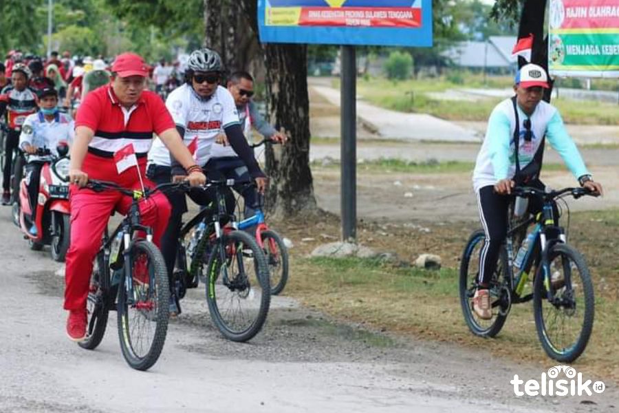 Peringatan 17 Agustus di Muna, Merah Putih Dikibarkan di Dasar Laut dan Bersepeda 17 Km