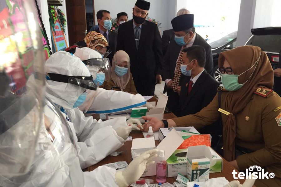 Undangan Pelantikan Sekprov Sultra Ikuti Rapid Test dan Ukur Suhu Tubuh