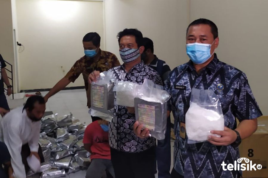 Bongkar Gudang, BNNP Jatim Sita 8 Kg Sabu dari Malaysia