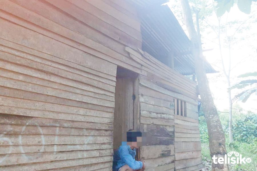 Demi Penuhi Biaya Kuliah, Mahasiswa Ini Rela Jadi Kuli Bangunan