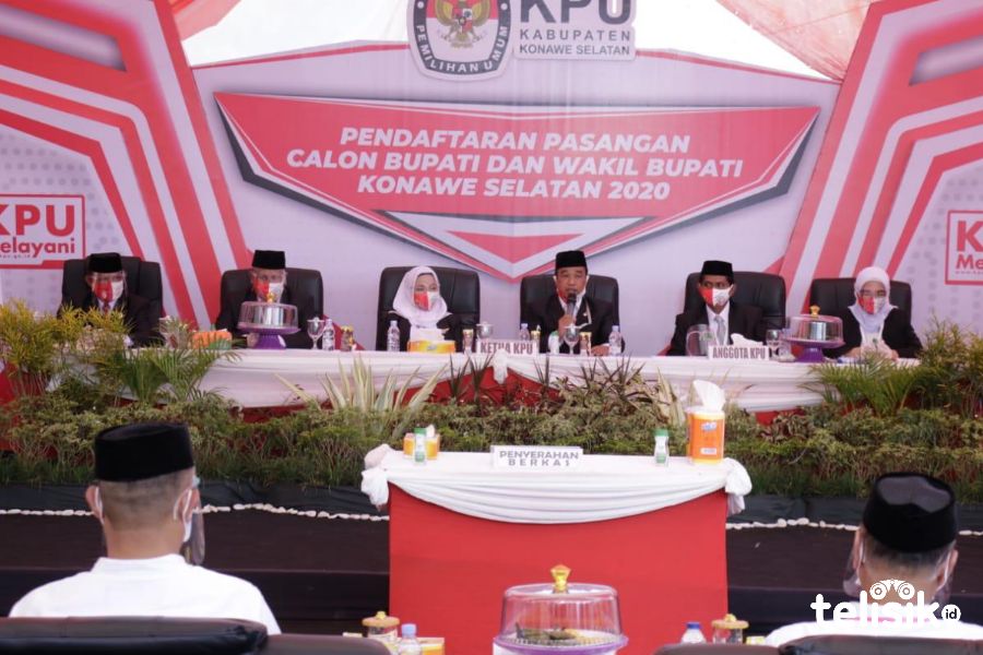 Dua Paslon Bupati dan Wakil Bupati Daftar ke KPU Konsel di Hari Pertama