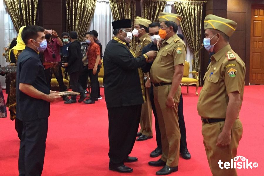 Jelang Pilkada, Gubernur Ali Mazi Lantik Pjs Bupati Empat Kabupaten
