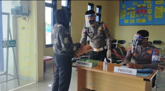 Layanan SIM Keliling, Satlantas Polres Konawe Ingatkan Penggunaan Masker