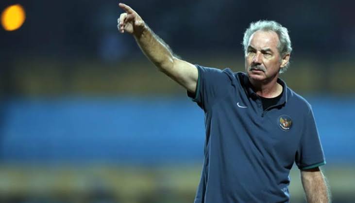Mantan Pelatih Timnas Indonesia, Alfred Riedl Meninggal Dunia