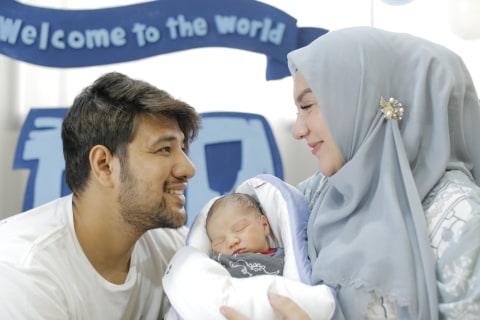 Terinspirasi dari Muhammad Al Fatih, Pasangan Artis Ini Pakai 1453 di Nama Anaknya