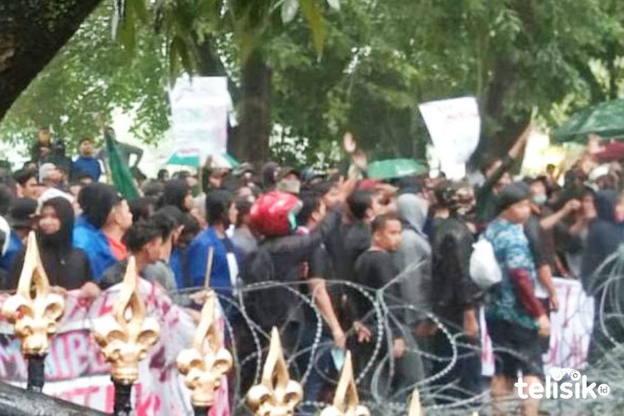 Demo di Tengah Hujan, Sejumlah Mahasiswa di Sumut Ditangkap Lagi