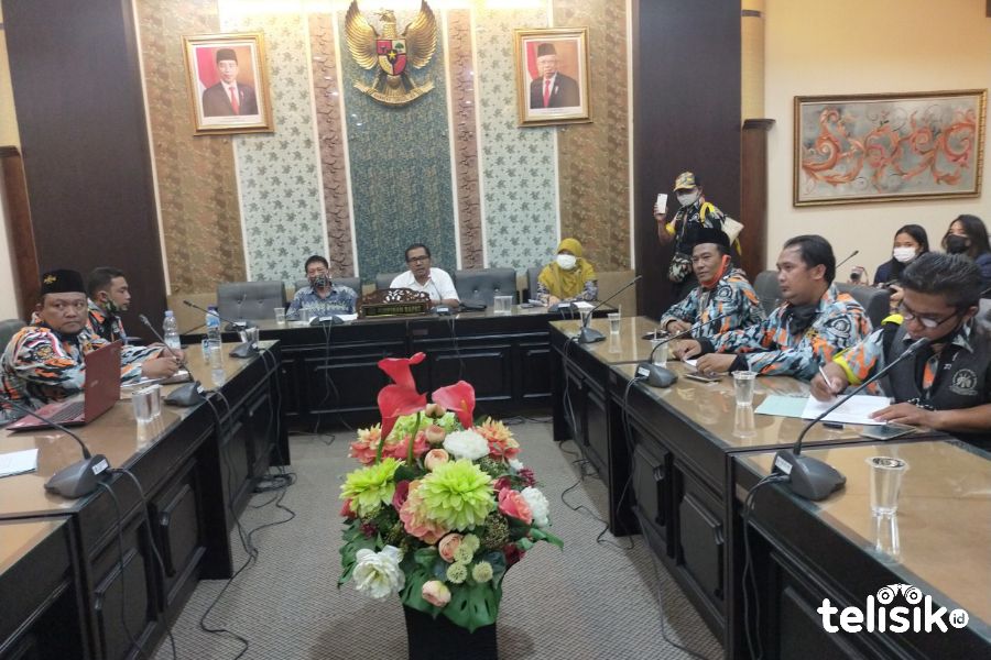 Geruduk DPRD Jatim, GMBI Tolak Omnibus Law Diberlakukan