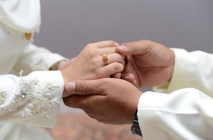 Hukum Menikahi Anak Perempuan yang Belum Haid