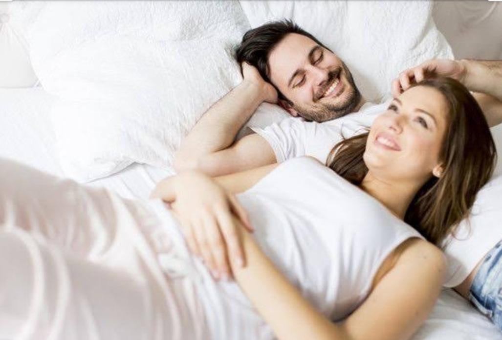 Ini 5 Manfaat Berhubungan Seks saat Haid serta 3 Risikonya