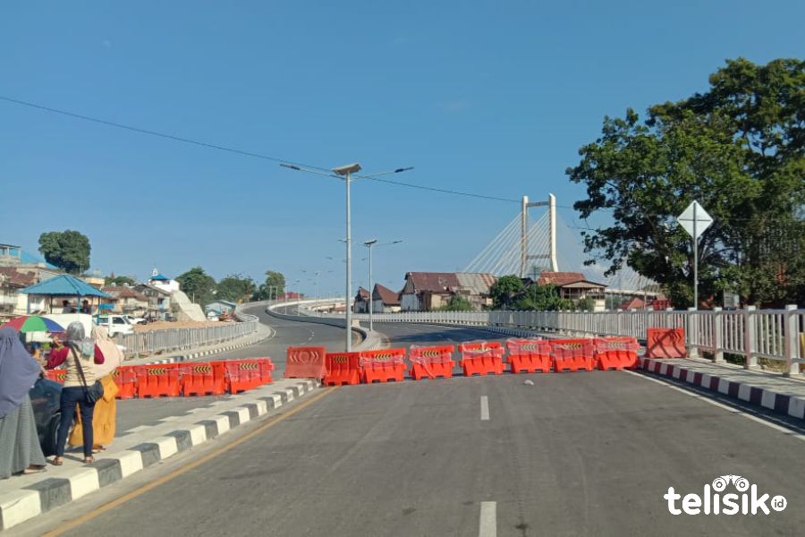 Jembatan Teluk Kendari Ditutup Sementara