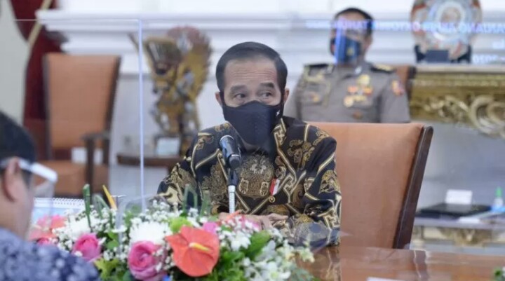 Jokowi Ingatkan Jajaran Tidak Tergesa-gesa Soal Pelaksanaan Vaksin COVID-19