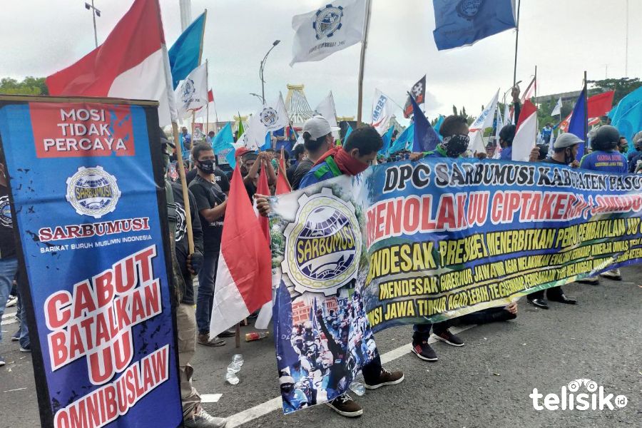 Mahasiswa dan Buruh di Jatim Tetap Bersatu Tolak Omnibus Law
