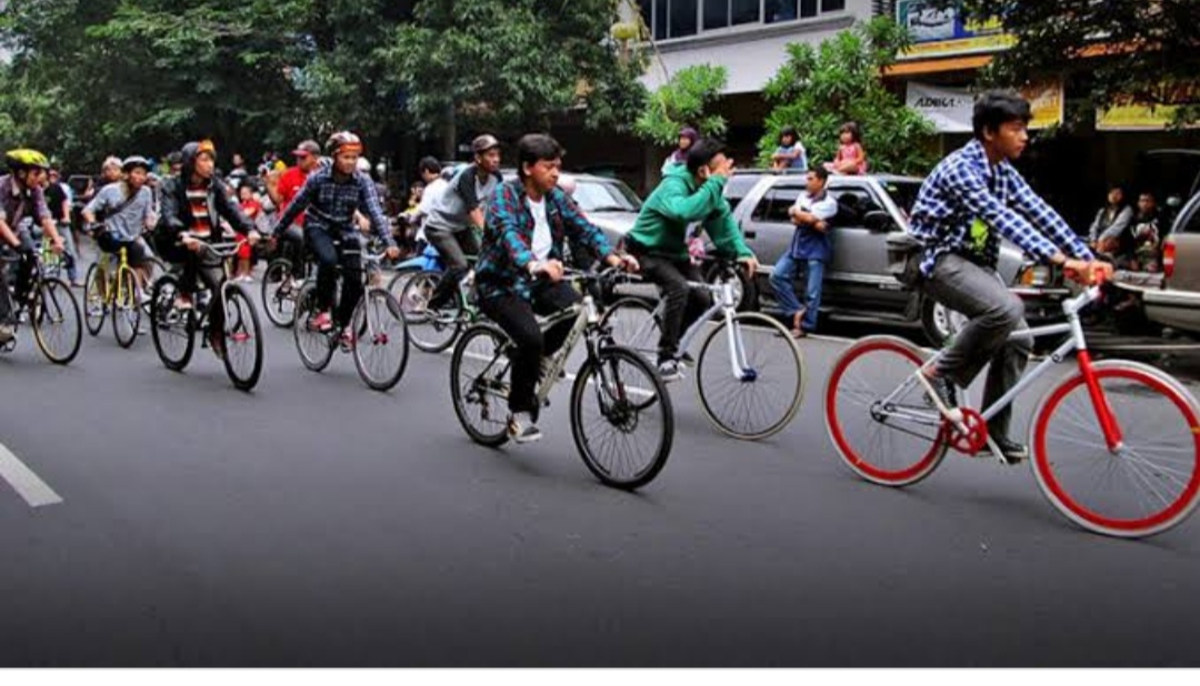 Peringati Sumpah Pemuda, Komunitas Gowes Mubar Gelar Sepeda Sehat
