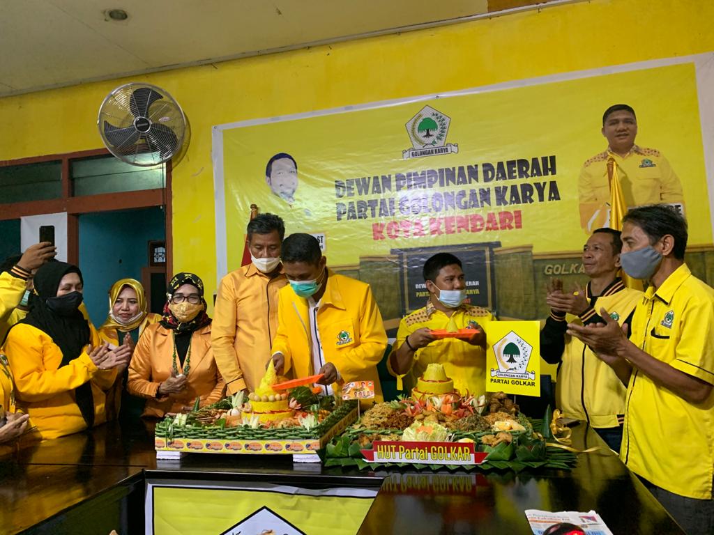 Rayakan Hari Jadi ke-56 Golkar Potong Tumpeng Serentak se-Indonesia