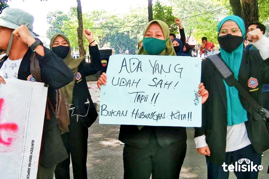 Rugikan Buruh Wanita, Mahasiswi Ikut Tolak UU Omnibus Law