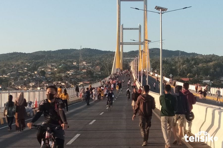 Serunya Berwisata di Jembatan Teluk Kendari