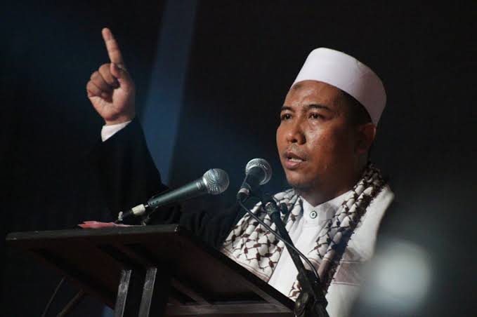 Terapkan Syariah Islam Bentuk Cinta Kepada Rasulullah