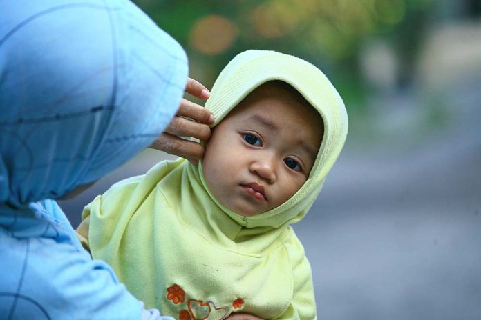 Tips Agar Anak Terbiasa Berhijab Sejak Dini