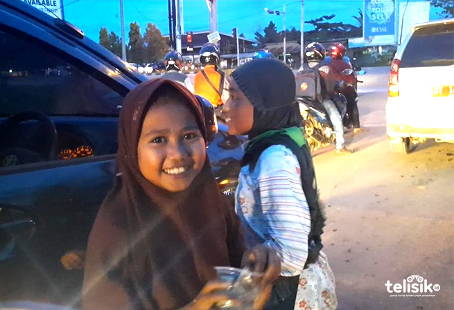 Untuk Biaya Sekolah, Remaja Ini Rela Jadi Pengemis