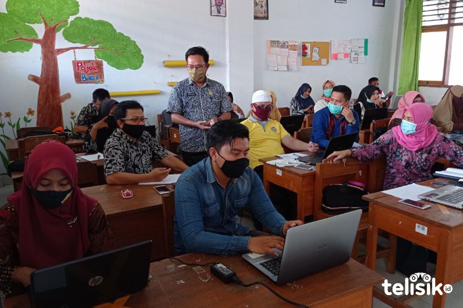 40 Guru di Kendari Simulasi Ujian Berbasis Komputer Daring