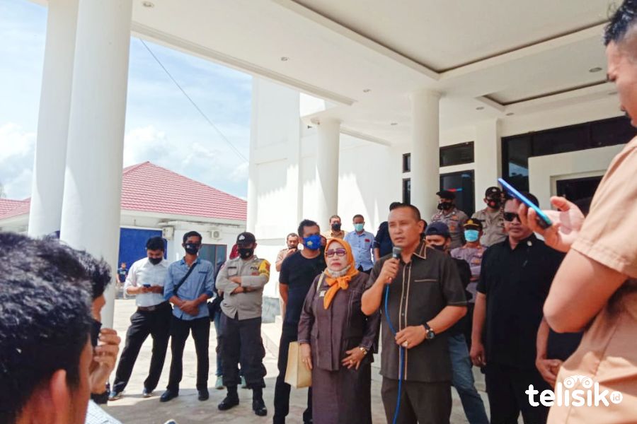 Demo Massa Protes Pembangunan Gedung Baru DPRD Konawe