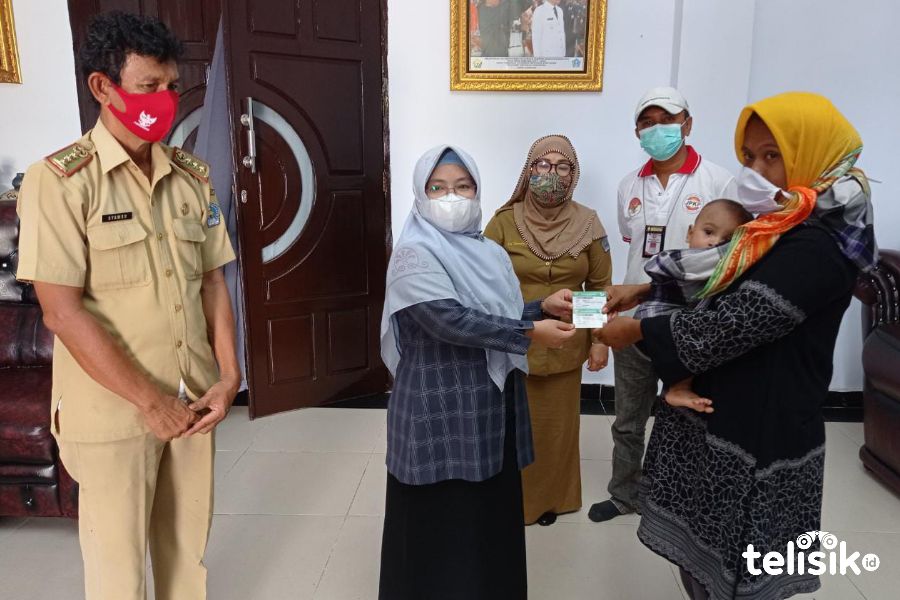 Dinas Sosial Kendari Berangkatkan Penderita Hydrosefalus ke Makassar