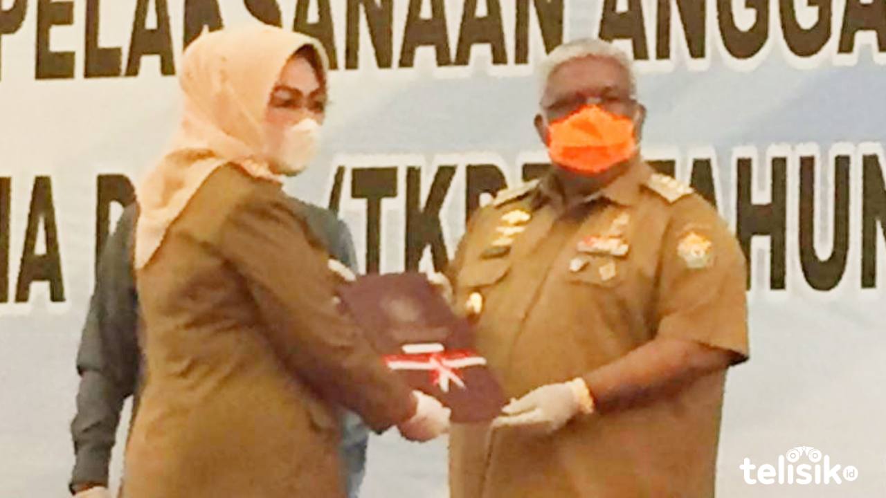 Gubernur Sultra Serahkan DIPA APBN 2021
