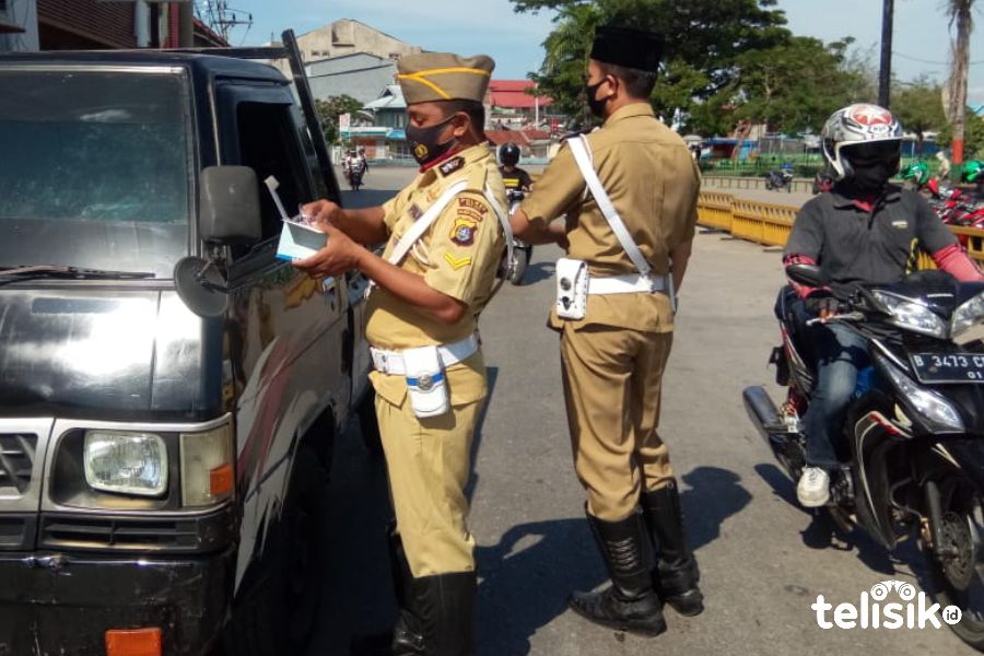 Hari Pahlawan, Satlantas Polres Baubau Hening Cipta di Jalanan