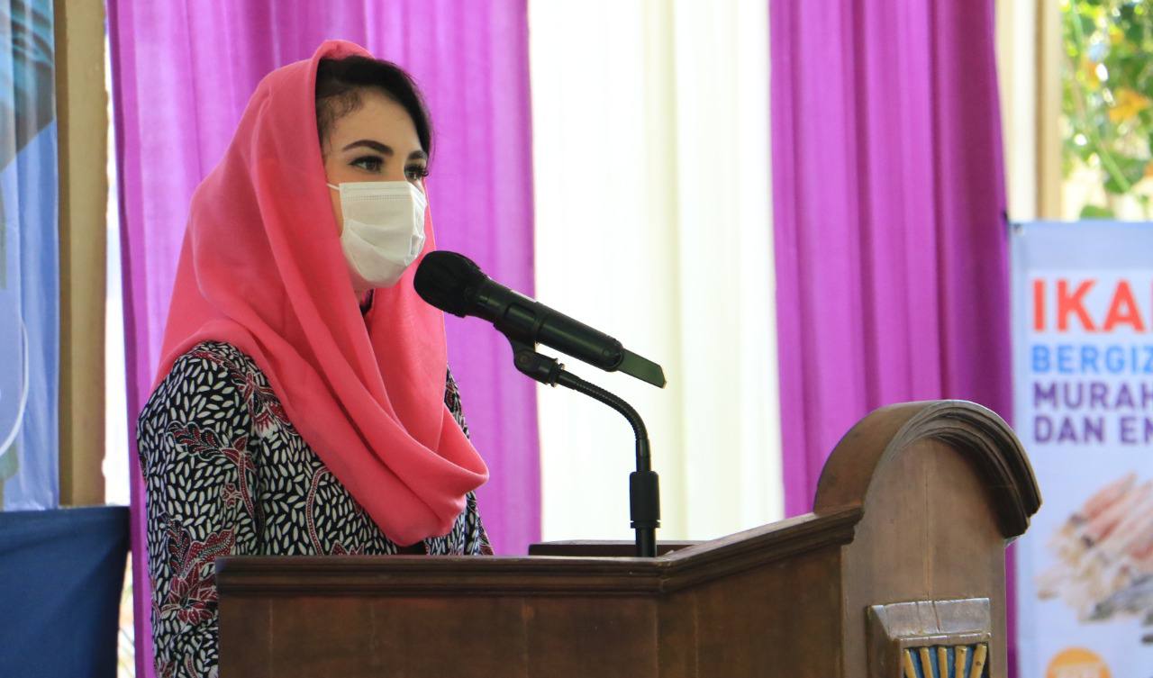 Inilah Manfaat Jahe Merah Menurut Arumi Bachsin