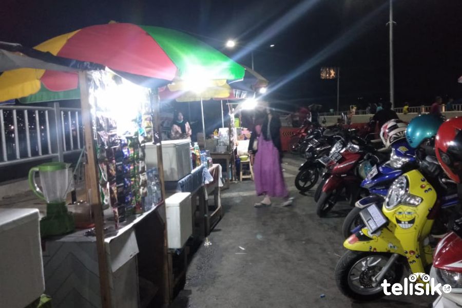 Jembatan Teluk Kendari Dijajah PKL